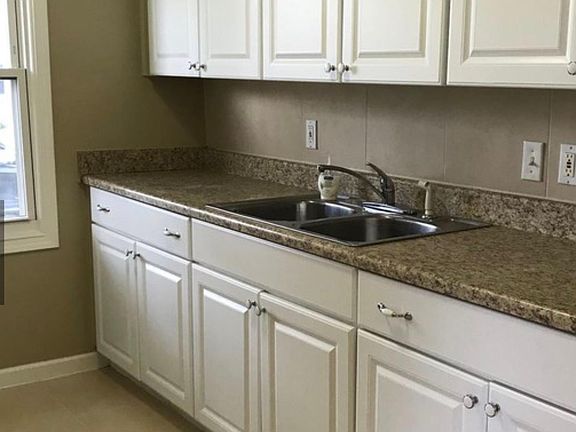 3rd image of 21747 Brittany Ave