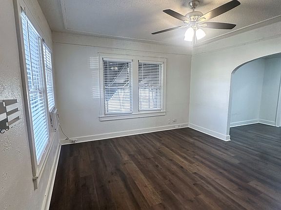 4th image of 212 E Lullwood Ave #1