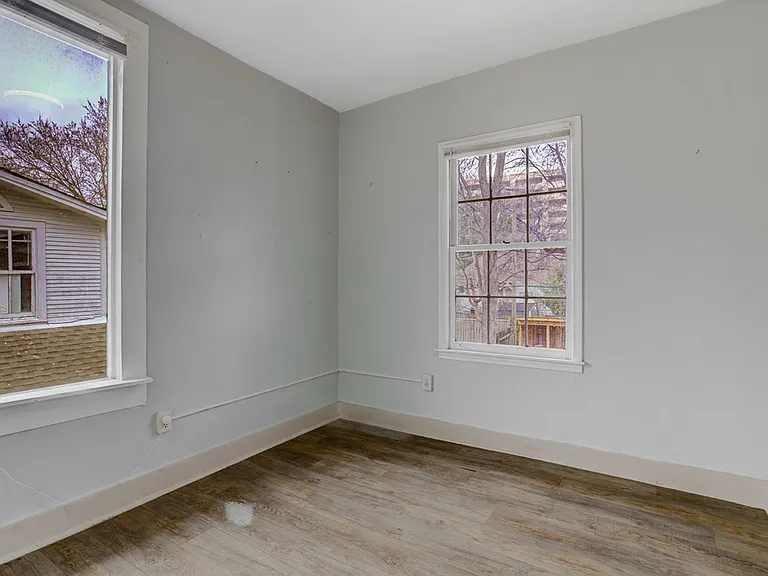 132 N Evergreen St #6 — Photo 5