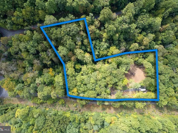 838 S Lake View Dr, Stanley, VA 22851