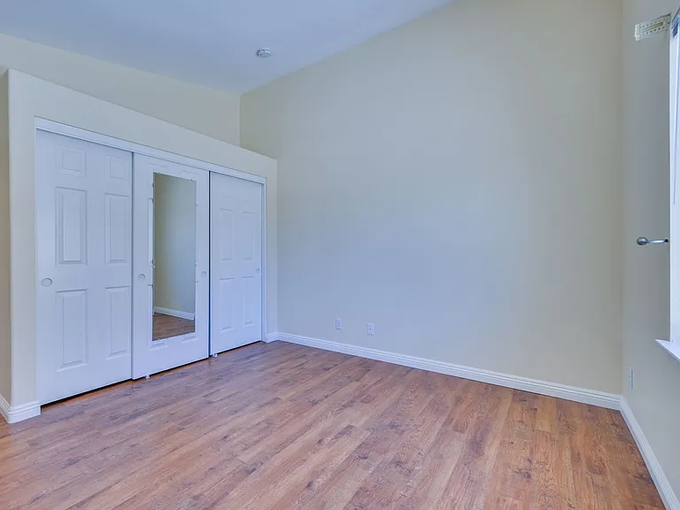 968 E Robindale Rd — Photo 48
