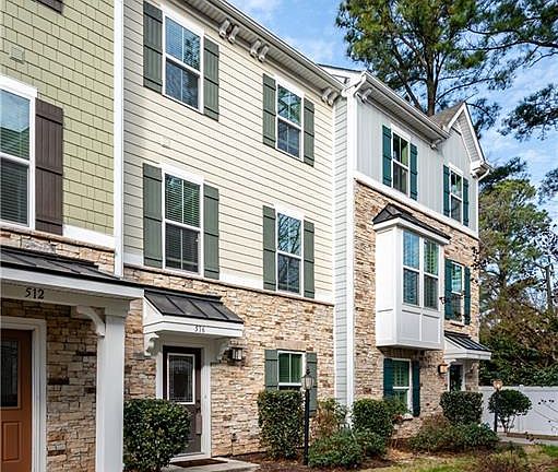 Enjoy carefree living at the oceanfront!