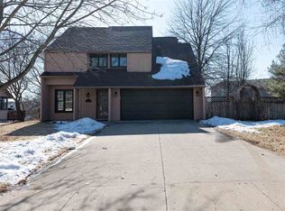 1932 Holiday Rd, Coralville, IA 52241