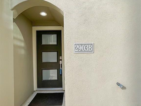 4th image of 2903 Gillespie St #B