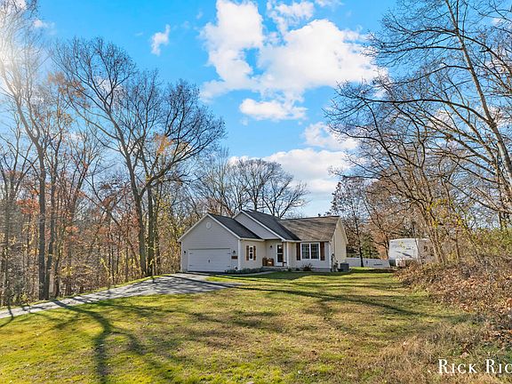 3rd image of 1875 Berrywood Dr SE