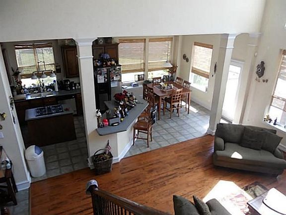 3rd image of 9151 Blanco Dr