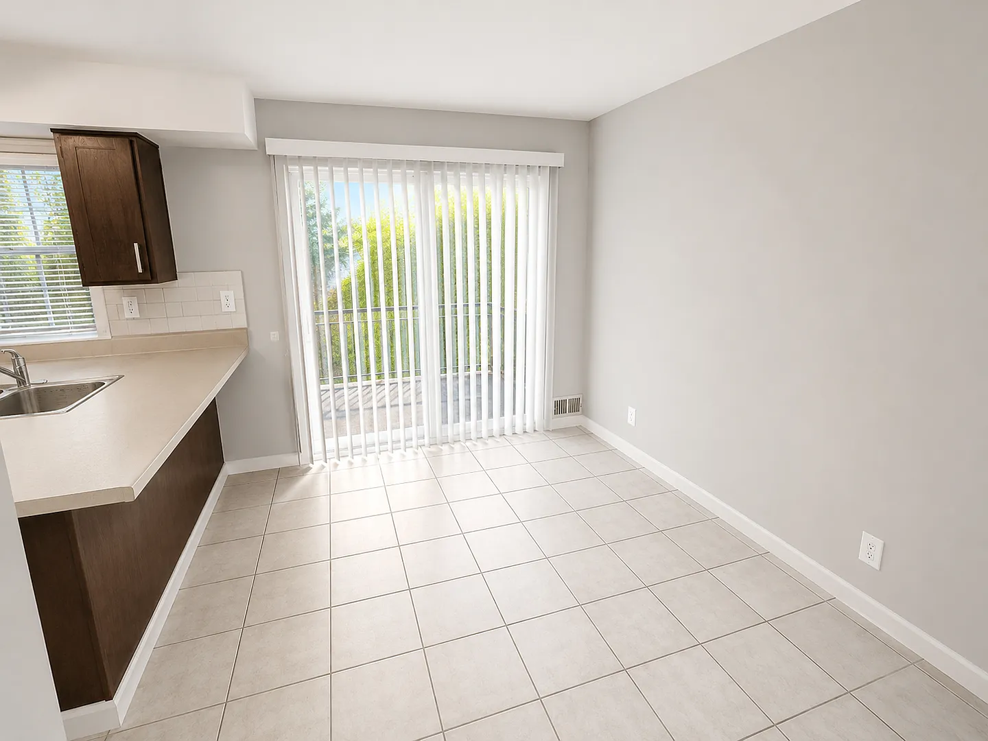 164 Woodlake Manor — Photo 3