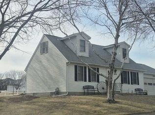 879 Hanford St, Geneseo, IL 61254