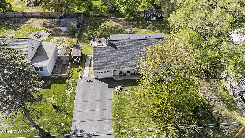 4th image of 33 Terry Avenue