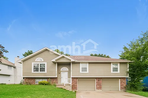 1106 SE Scenic Dr Photo 1 1106 SE Scenic Dr Photo 1