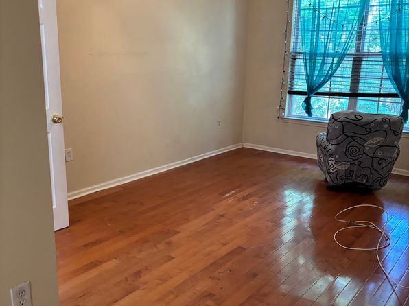 58 Oxford Ct