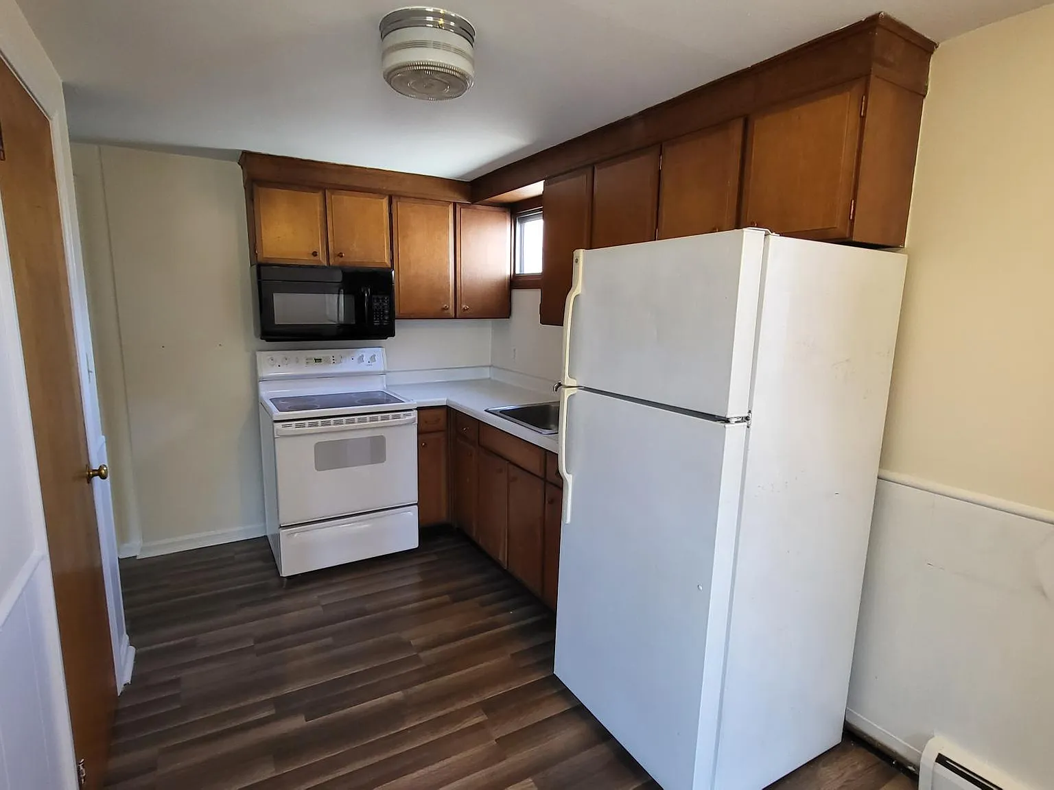 1 bed, 750 sqft, $1,600 — Photo 2