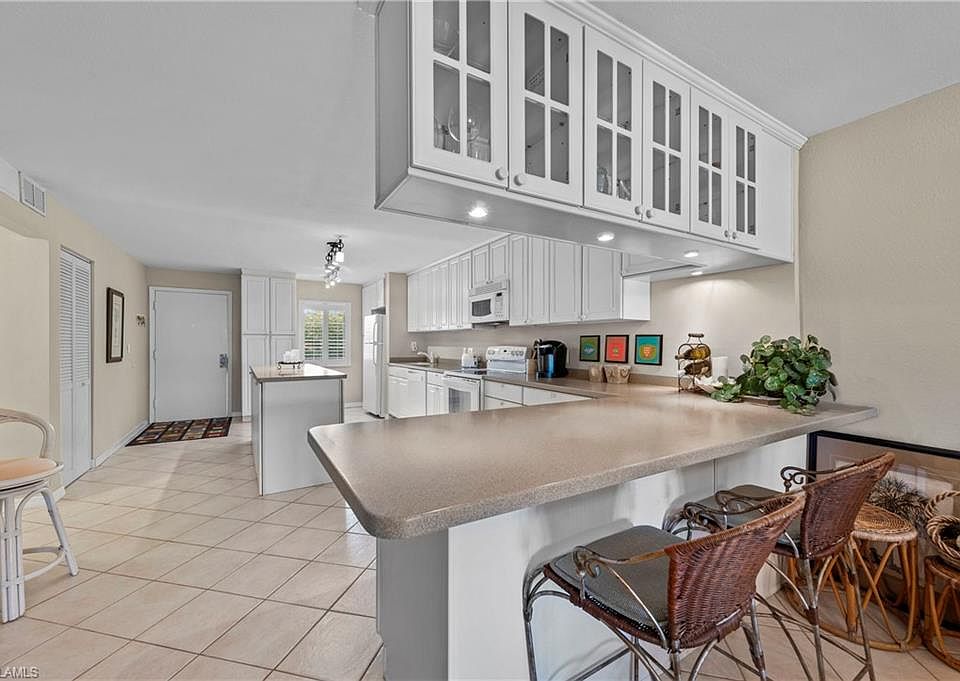 1st image of 2264 Winkler Ave APT 203