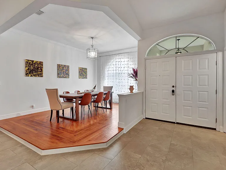 13805 Sheffield St — Photo 6
