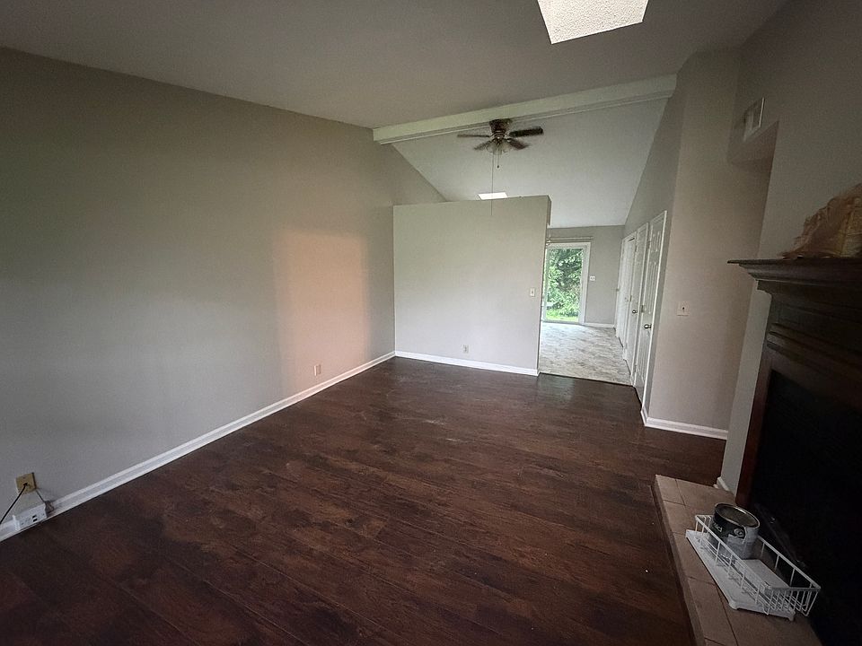 1st image of 3732 Chamberlain Ct #3732