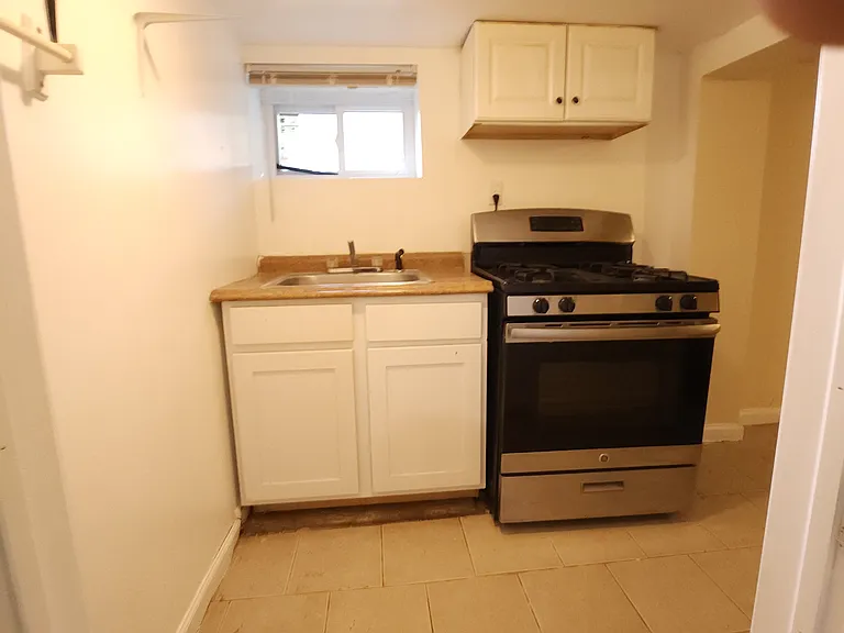 5023 Emo St — Photo 17