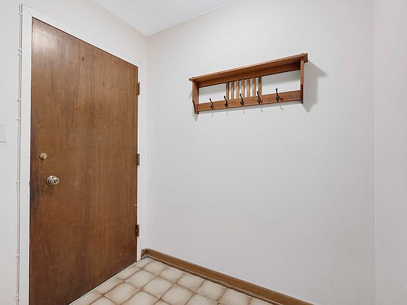 2nd image of 3939 Saratoga Ave APT 202