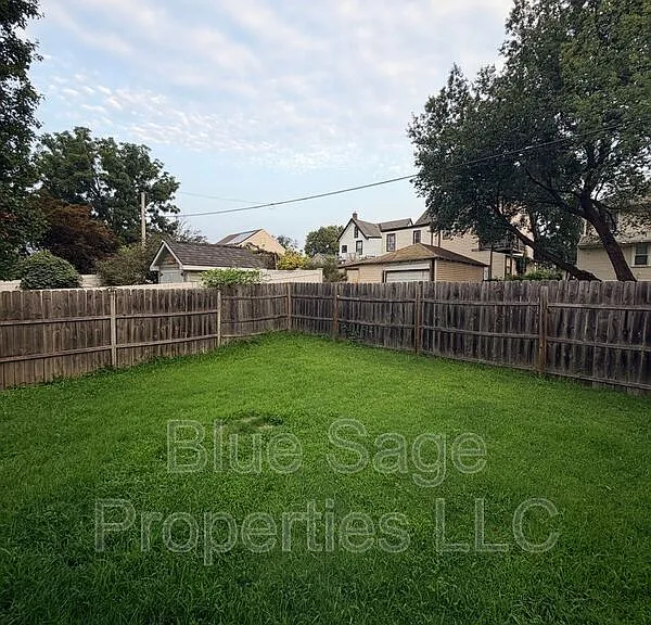913 8th Ave — Photo 16