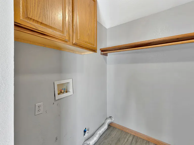 1937 N Garland Ave — Photo 11