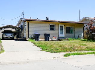 415 N 38th St, Council Bluffs, IA 51501