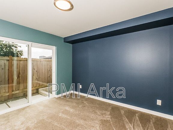 4th image of 1919 25th Ave S #B