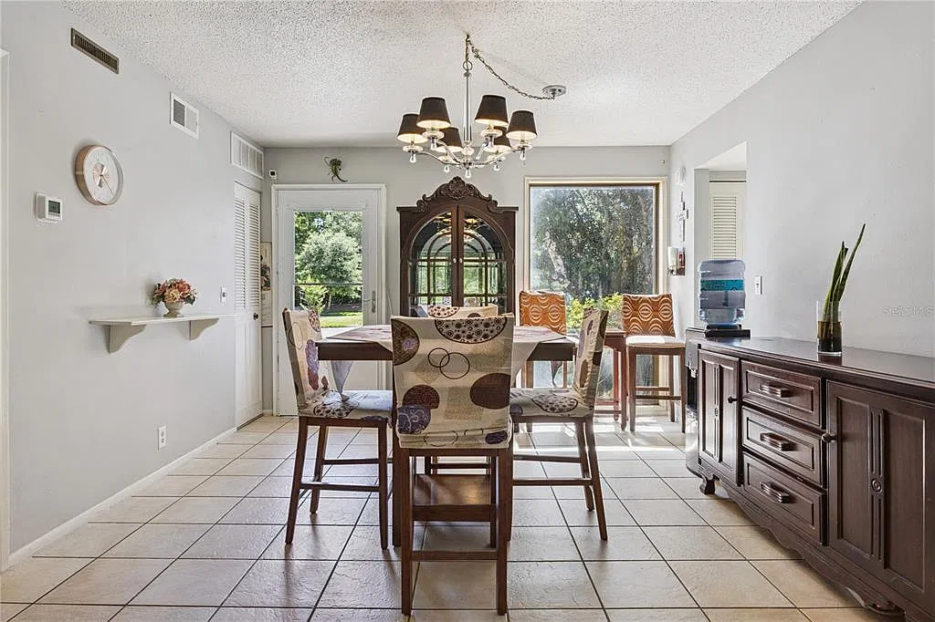 2 bed, 2.0 bath, 972 sqft, $1,595 — Photo 3