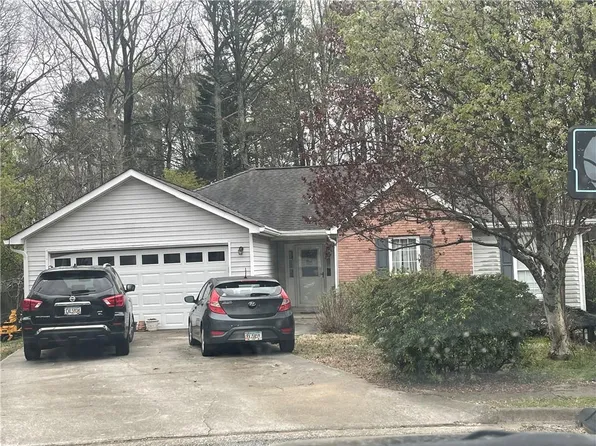 1116 Venice Cir, Lawrenceville, GA 30043