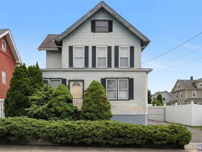 29 James St, Bergenfield, NJ, 07621