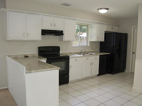 5th image of 524 Sean Ct