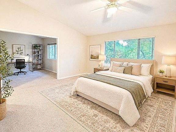3rd image of 14 Sassafras Ln