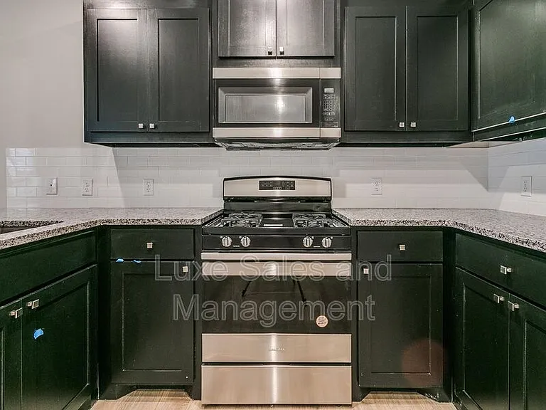 8003 NW 105th Ter — Photo 11