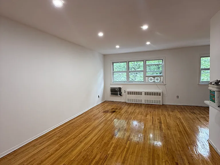 198 Shepherd Ave #1 — Photo 1