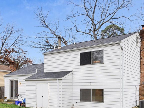 3rd image of 2108 Gibbons Ct