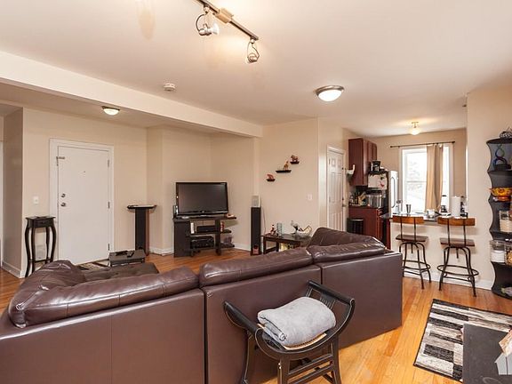 3rd image of 5150 N Avers Ave #1WE