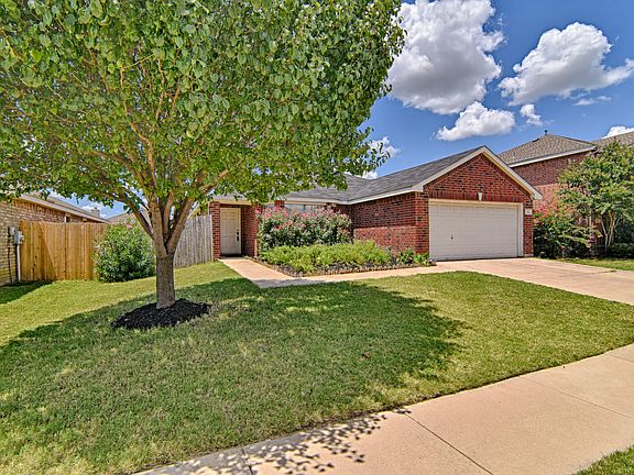2nd image of 514 Fossil Lake Ct