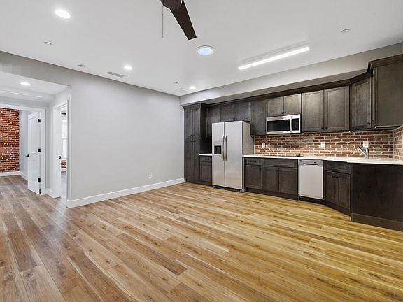 3rd image of 147 S K St APT 202