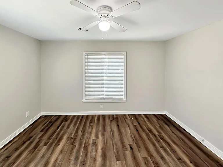 5017 Fairfax St — Photo 14