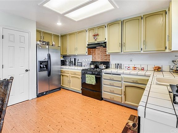 3rd image of 42642 Gumtree Dr