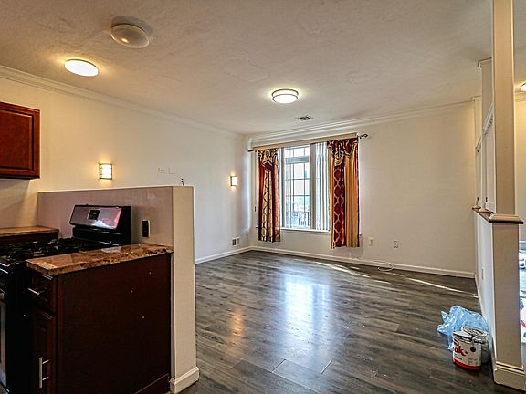 3rd image of 102 Admiral Ct #22
