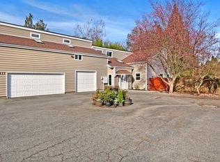 7417 Lake Ballinger Way, Edmonds, WA 98026