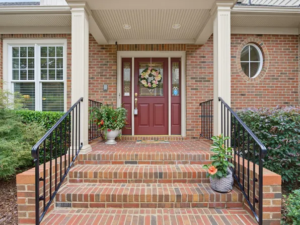 8841 Mariner Dr, Raleigh, NC 27615