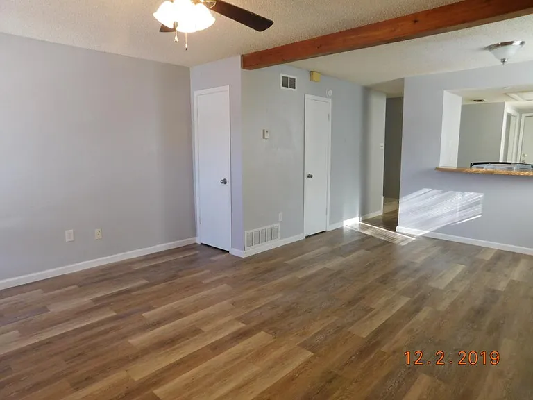 910 N 7th St #B — Photo 2