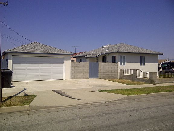 2 car detached garage