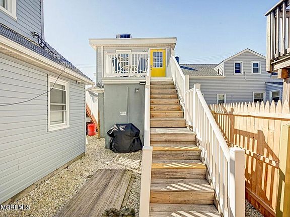4th image of 54 Carteret Avenue #2