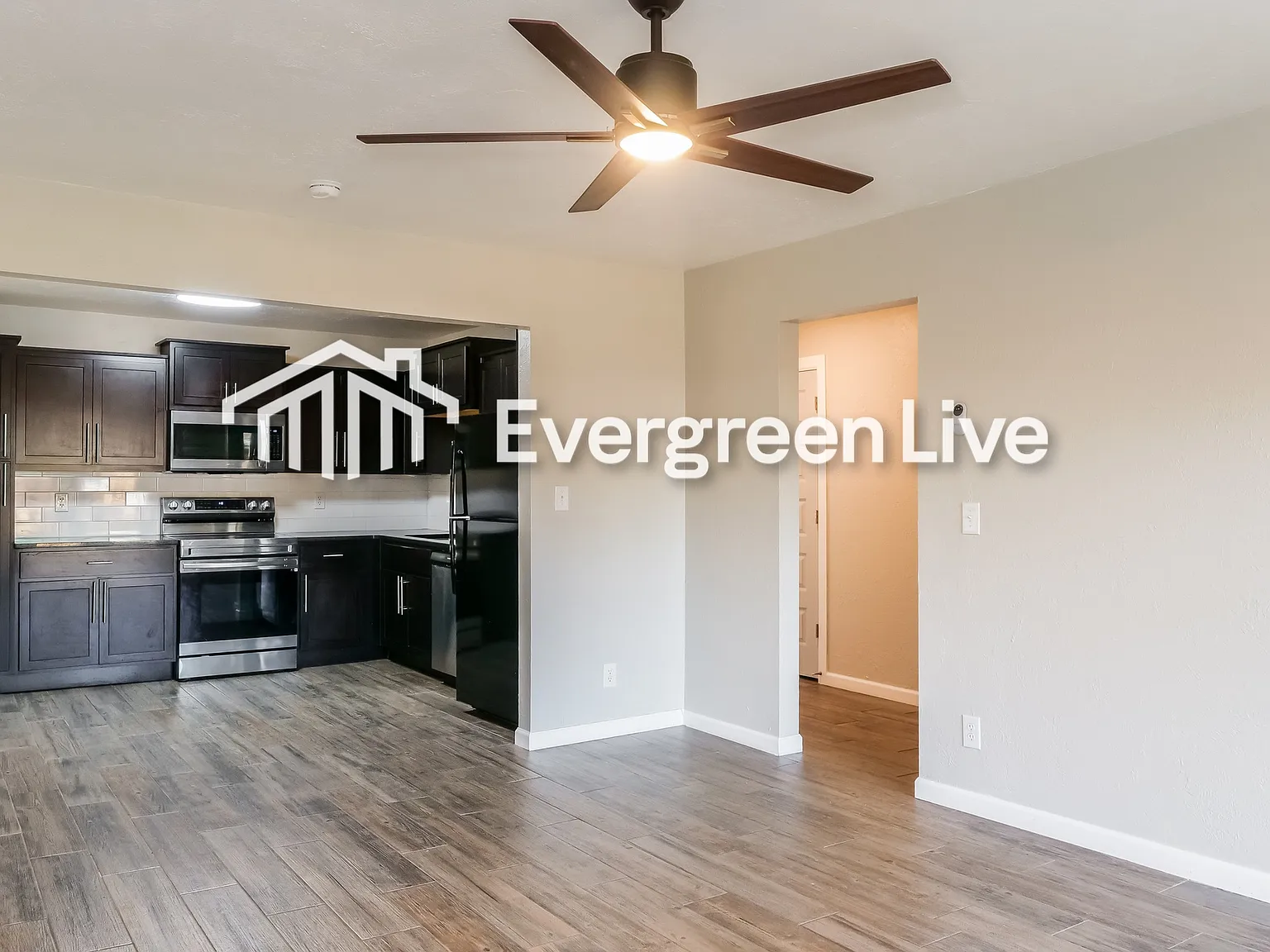 3 bed, 1.5 bath, 1087 sqft, $1,345 — Photo 4