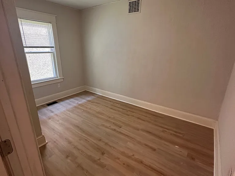 125 Lee Ave — Photo 18