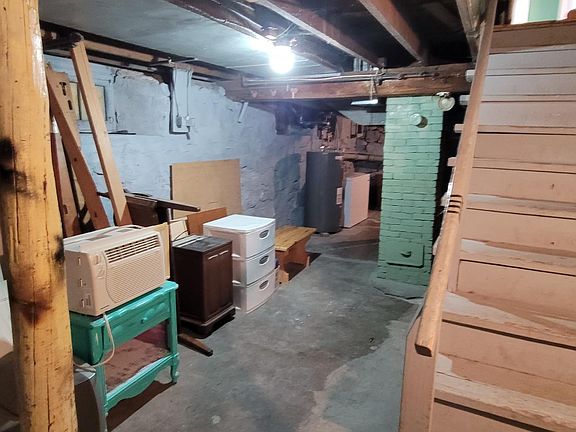 4th image of 8 W Harvey St #W