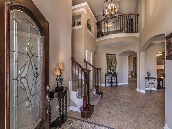 4th image of 335 Woodway Dr