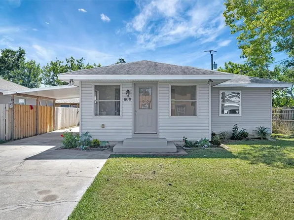 609 25th Ave W, Bradenton, FL 34205