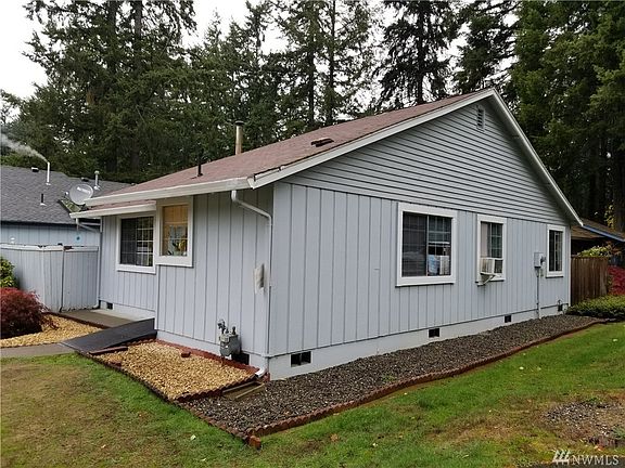 2nd image of 529 Malibu Dr SE